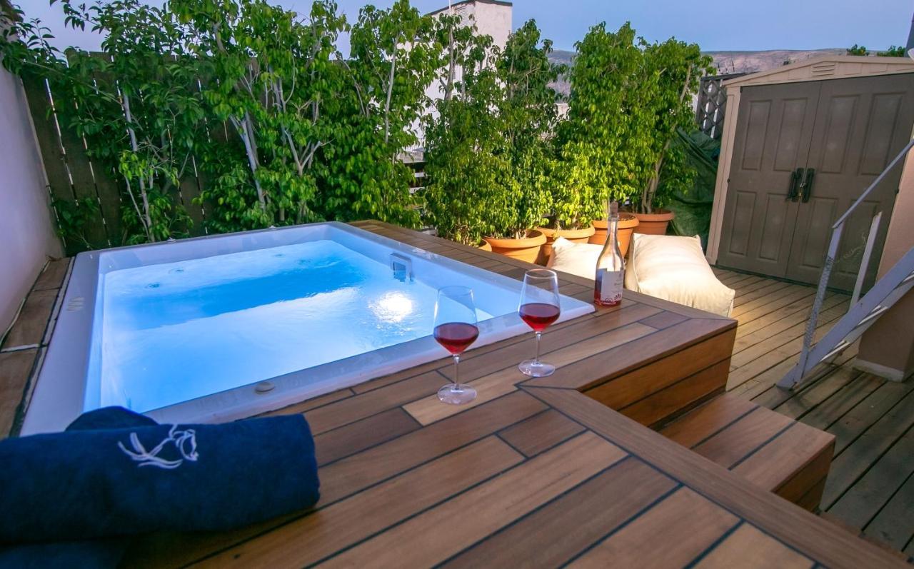 דירות Beautiful Penthouse In Athens With Outside Jacuzzi מראה חיצוני תמונה