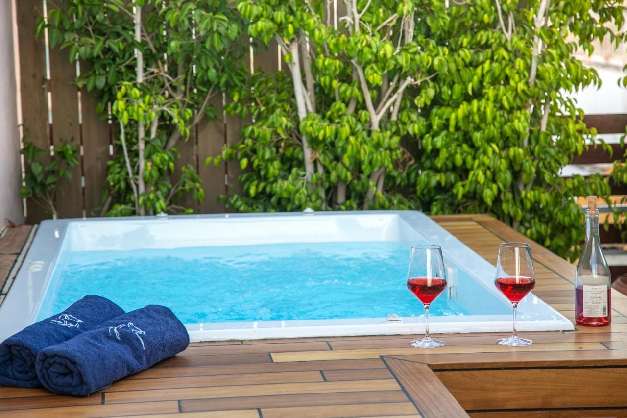 דירות Beautiful Penthouse In Athens With Outside Jacuzzi מראה חיצוני תמונה